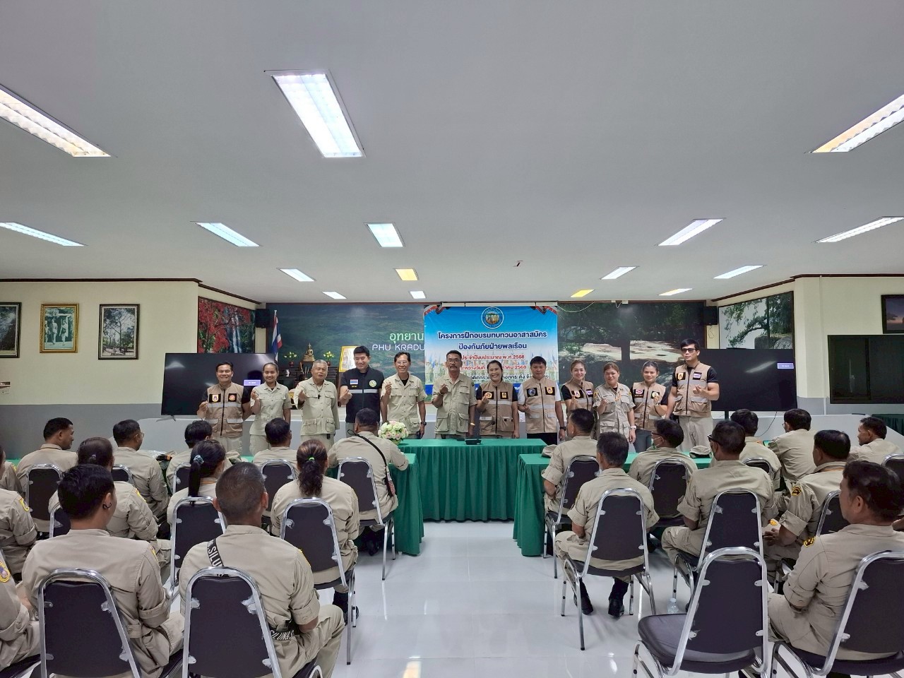LINE_ALBUM_ทบทวน อปพร. 68_250813_68_397.jpg